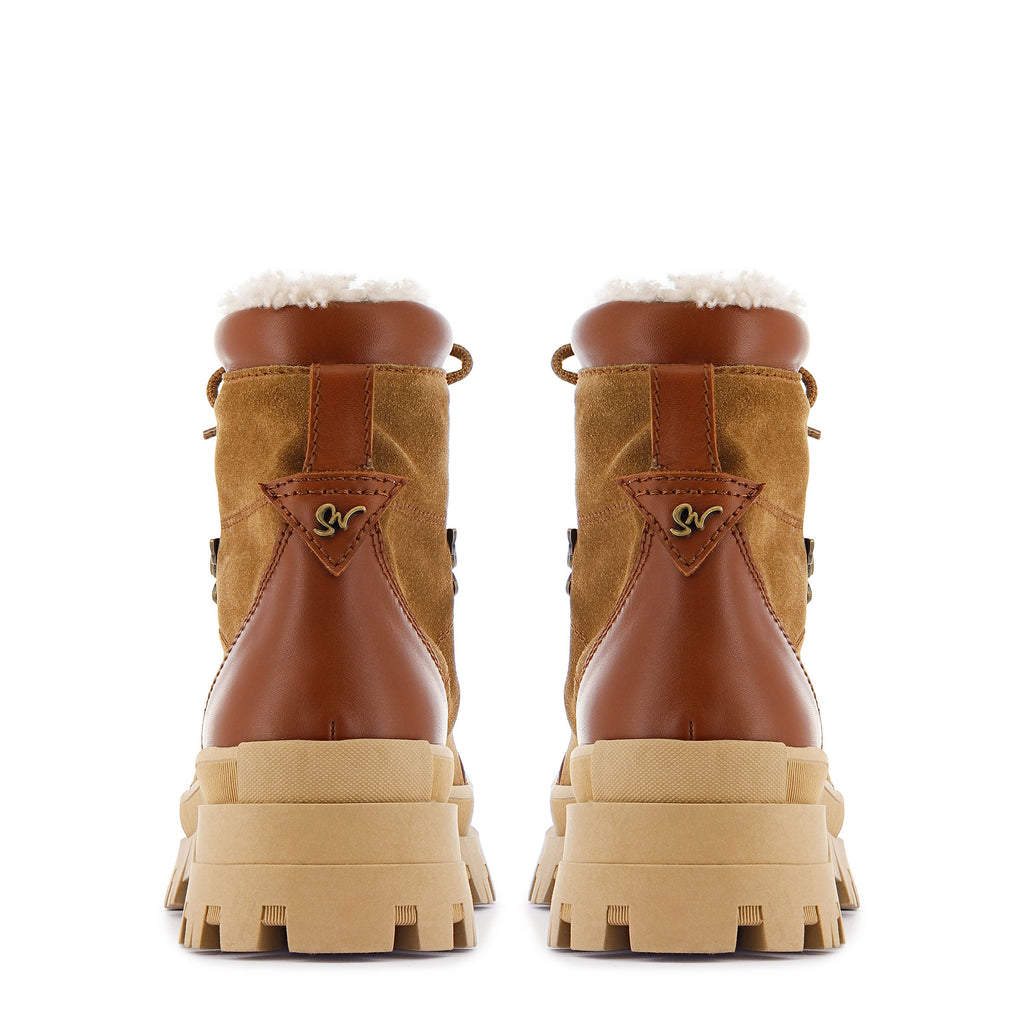Wanderlust Boot